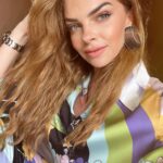 Pelin Karahan Instagram - 🖤🩵💚🧡💜🤍🩷