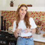 Pelin Karahan Instagram - İçimizdeki mutfak aşkı başka…💛 Tabaklar,bardaklar,sunumlar….🤗 en sevdiklerim🎈benim gibi olanlar???🙋‍♀️🥰