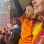 Pelin Karahan Instagram - 4 Haziran… 🦁 ❤️💛
