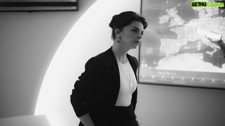 Pelin Karahan Instagram - 1 Şebeke… Peki kaç farklı Tuba???