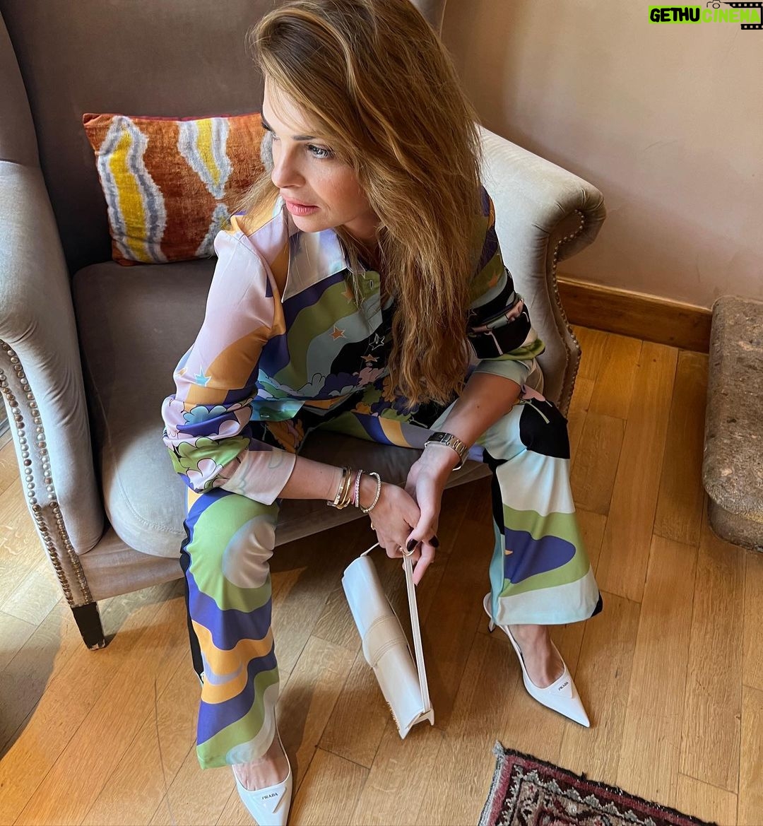Pelin Karahan Instagram - ๐ค๐ฉต๐๐งก๐๐ค๐ฉท