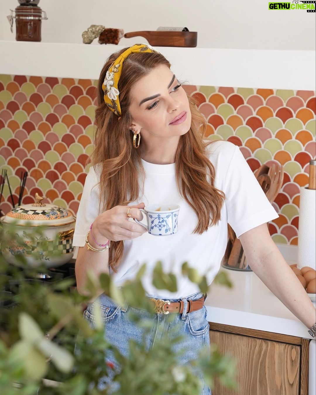 Pelin Karahan - 103.7K Likes - İçimizdeki mutfak aşkı başka…💛
Tabaklar,bardaklar,sunumlar….🤗 en sevdiklerim🎈benim gibi olanlar???🙋♀️🥰