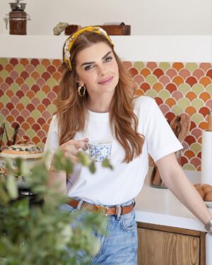 Pelin Karahan Instagram - İçimizdeki mutfak aşkı başka…💛
Tabaklar,bardaklar,sunumlar….🤗 en sevdiklerim🎈benim gibi olanlar???🙋‍♀️🥰