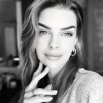 Pelin Karahan Instagram - Güzel ışık bulmuşsam… 😉🤳🏻