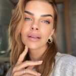 Pelin Karahan Instagram - Güzel ışık bulmuşsam… 😉🤳🏻