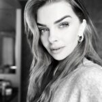 Pelin Karahan Instagram - Güzel ışık bulmuşsam… 😉🤳🏻