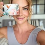 Pelin Karahan Instagram - Bodrumda mis gibi bir gün☀️uyanınca bi kahve ☕️ardından yağmurlu hava da yürüyüş 🏃🏼‍♀️hem deniz hem toprak kokusu daha nolsun🤗şimdi de güzel bi kahvaltı 🍳koşturmaya devam💪🏻 herkese günaydın❤️