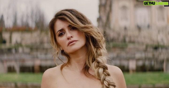 Penélope Cruz Instagram - Esto es un homenaje al tiempo y a las cosas que no queremos que se acaben.. MAÑANA 7PM (NY) 8PM (PR) 9PM (ARG) 6PM (MX) 1AM (ESP)