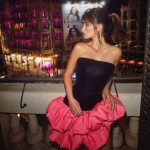 Penélope Cruz Instagram - Last night I had the pleasure of attending Lancôme’s opening party for its first pop-up store in Madrid. A magical evening celebrating the new campaign of La vie est belle of which I am proud to be an ambassadress. #Lancome #TheHappinessHouse @lancomeofficial 💕💖 Anoche tuve el placer de asistir a la fiesta con la que Lancôme ha inaugurado su primer pop-up store en Madrid,con motivo de la nueva campaña de La vie est belle! Un honor y un orgullo ser embajadora de esta marca durante tantos años. Gracias Lancôme!!! 💖 #Lancôme #TheHappinessHouse @Lancomeofficial Photos by @xavigordo