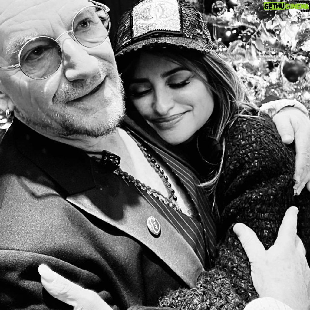 Penélope Cruz Instagram - Dear B, why don’t you SURRENDER to the fact that you are a GENIUS????? ❤️ #surrender #bono