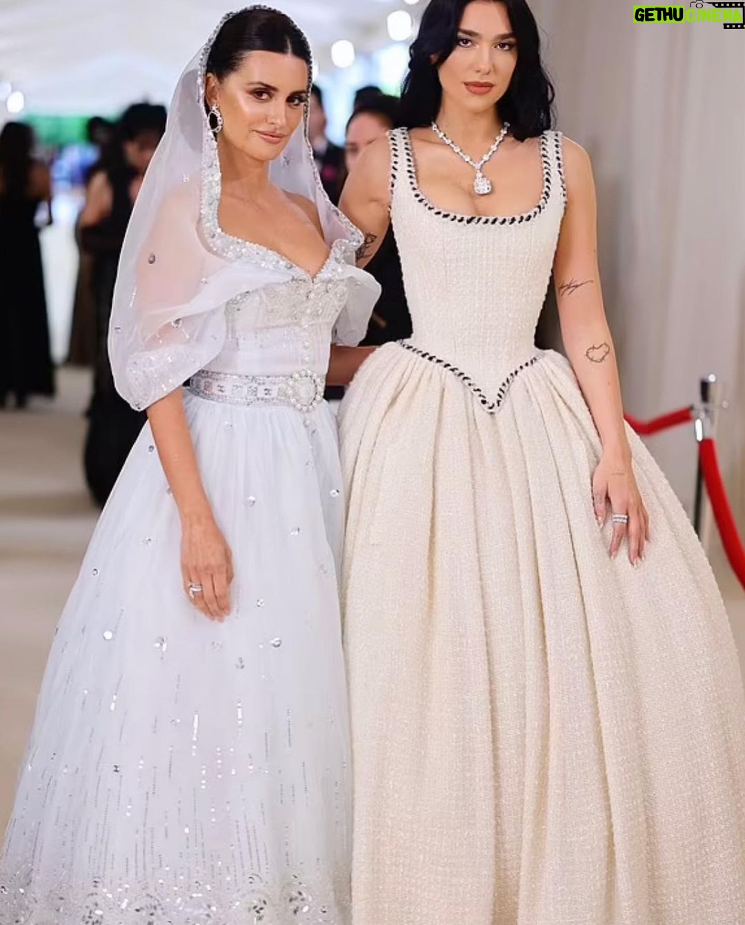 Penélope Cruz Instagram - Thank you #annawintour and @chanelofficial for an incredible night. #metgala2023 #karllagerfeld 💖