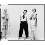 Penélope Cruz Instagram – #chanelfamily 💗 Repost @chanelofficial
・・・
Ambassadors and friends of the House got together to celebrate the opening of The Costume Institute’s exhibition, “Karl Lagerfeld: A Line of Beauty” at The Metropolitan Museum of Art in New York. On this occasion, they posed for a group portrait lensed by Inez & Vinoodh.
#MetGala @MetMusem @MetCostumeInstitute #ALineofBeauty @InezandVinoodh @PenelopeCruzoficial @Dualipa #MargotRobbie @WhitneyPeak @NicoleKidman #MargaretQualley @Gisele #CharlotteCasiraghi @SofiaCoppola #KristenStewart @Angele_vl @MarionCotillard @KendrickLamar @Naomi @JennieRubyJane