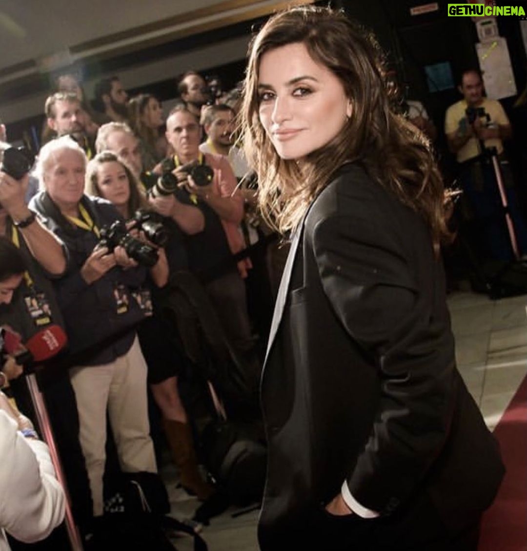 Penélope Cruz Instagram - #enlosmárgenes Estreno en cines de toda España ya este viernes!!!!