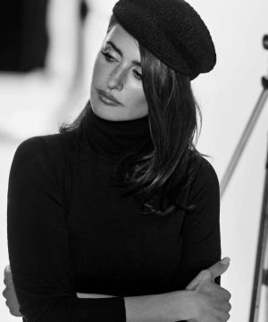 Penélope Cruz Instagram - @elpaissemanal #enlosmárgenes @juandiegobotto @nicobustos @etorriente  @pabloidbeauty @juancebrian