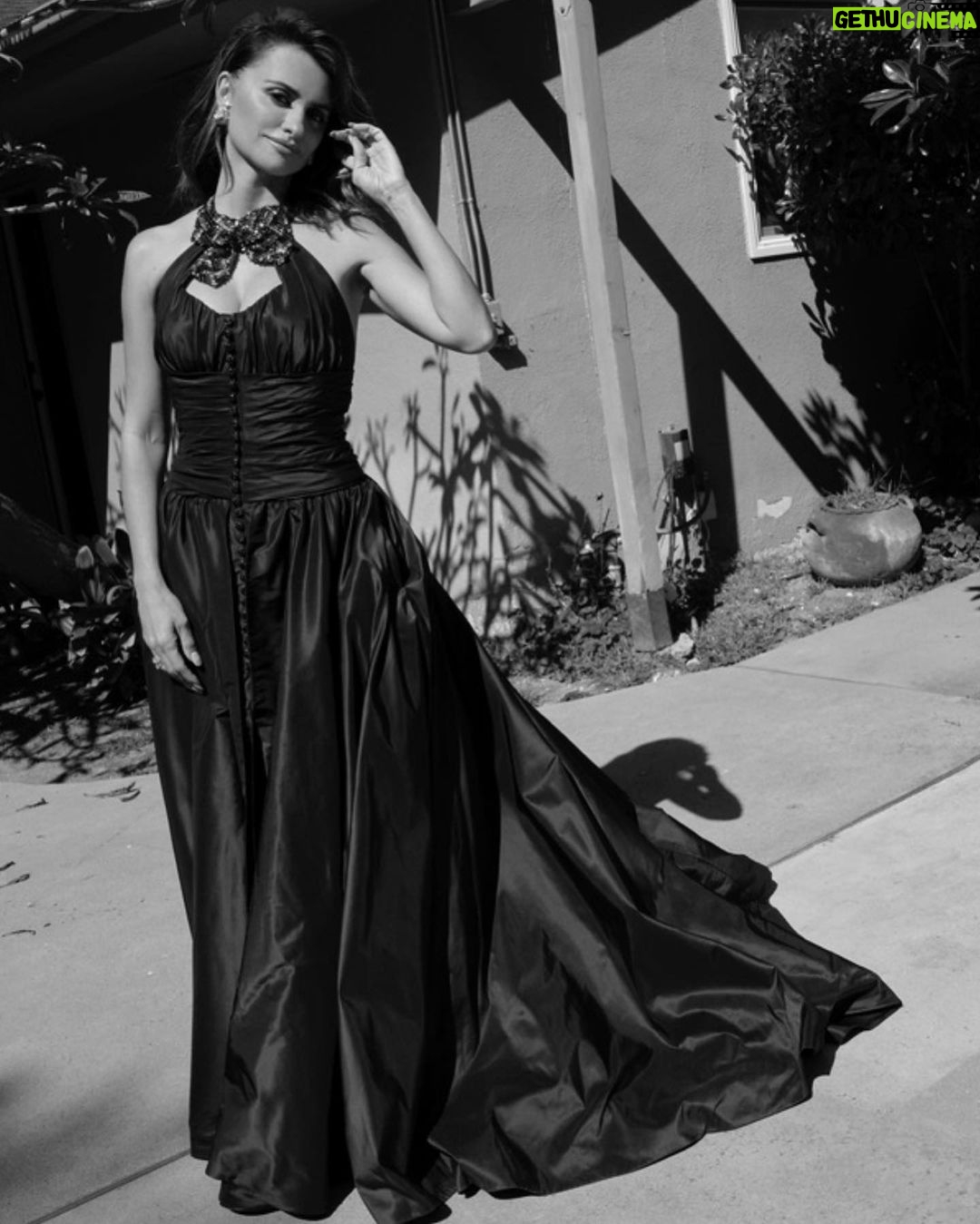 Penélope Cruz Instagram - #oscars2022 @chanelofficial @gregwilliamsphotography