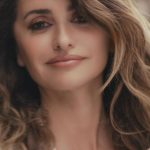 Penélope Cruz Instagram - Very excited to join @geox as their new brand ambassador. Feeling good and looking good without giving up on comfort is easy with @geox Also, looking forward to share with you all in the near future the capsule collection that @monicacruz and I created together for the brand. Hope you will like it!! 💕