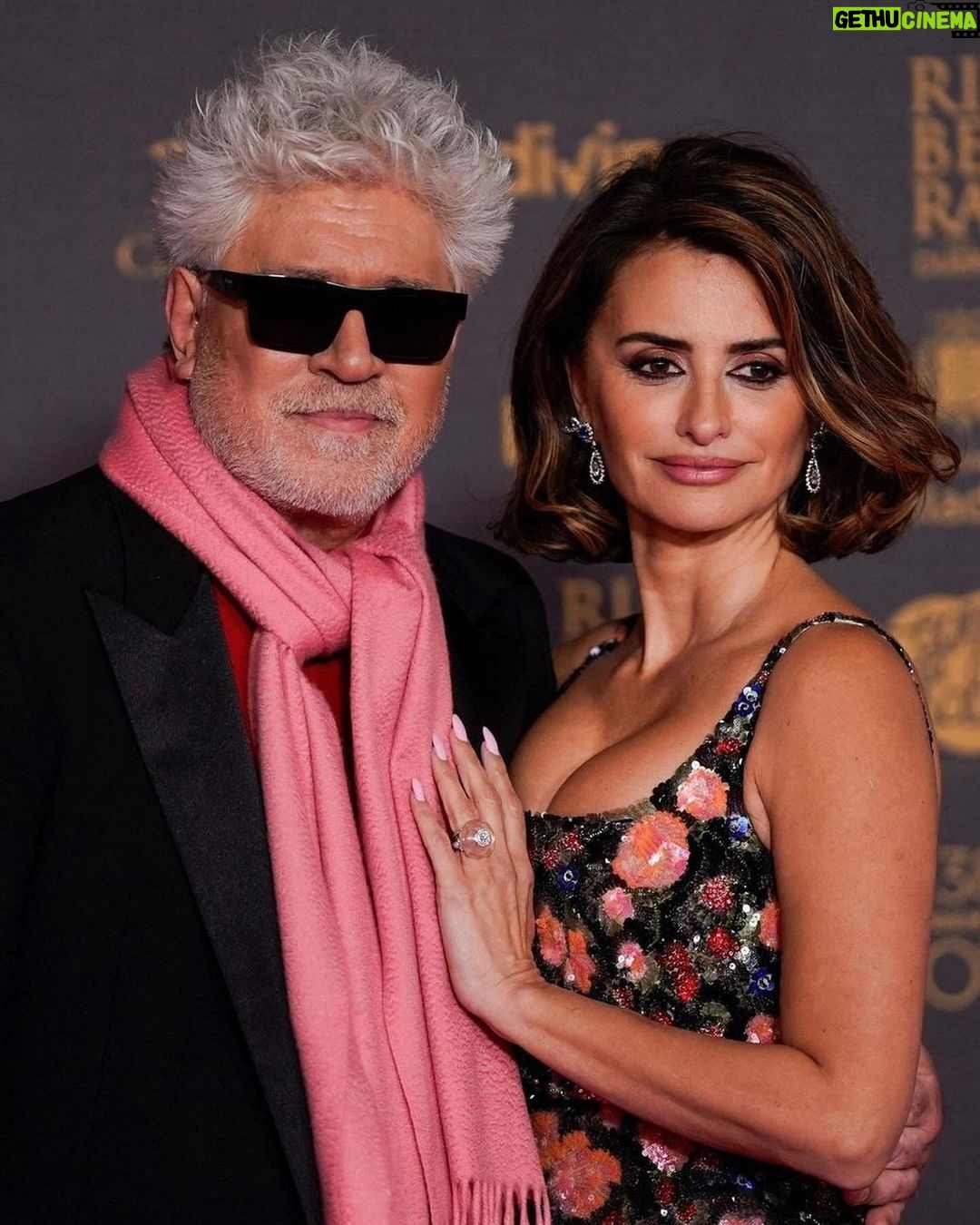 Penélope Cruz Instagram - @academiadecine #premiosgoya 2024 💕 Felicidades a tod@s y VIVA el CINE ESPAÑOL!!! 😘