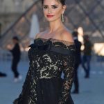 Penélope Cruz Instagram - Noche mágica con @lancomeofficial #lancomexlouvre 🌸💓