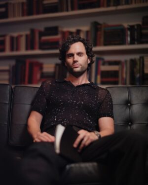 Penn Badgley Instagram - Yes even at a fashion week party—library spirit what #montblanc #montblanclibraryspirit #inspirewriting thank you @montblanc for having me out