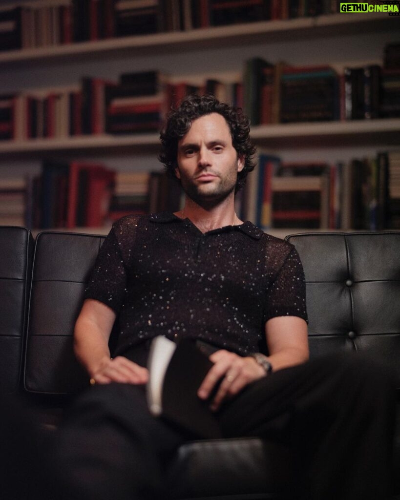 Penn Badgley Instagram - Yes even at a fashion week party—library spirit what #montblanc #montblanclibraryspirit #inspirewriting thank you @montblanc for having me out