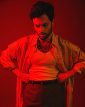 Penn Badgley Instagram - I sat down with @gq for a conversation about conversations 🤯 link in bio