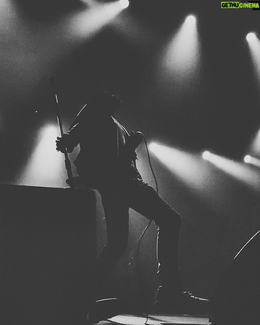 Penn Badgley Instagram - T5 NYC (📸 @thirdgrey )