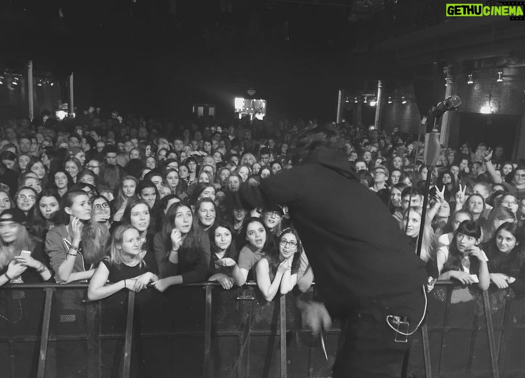 Penn Badgley Instagram - Day 1 of @mothxr touring Europe w/ @thenbhd. Tonight 🇩🇪 next up 🇨🇠Zurich 3/8 Harterei Club Gruenspan