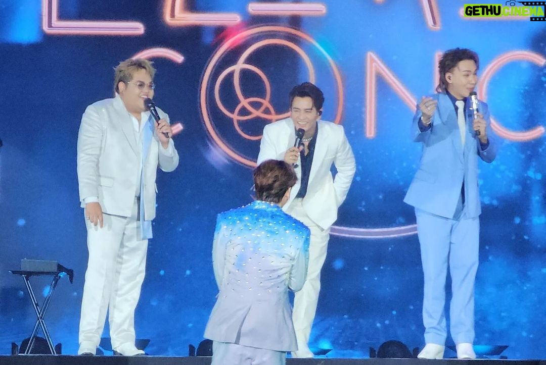 Perawat Sangpotirat Instagram - รู้สึกโชคดีที่วันนั้นเล่นละครเวทีกับ รัชดาลัย ผมขอบคุณพี่บอย ขอบคุณช่องวันมากนะครับ นอกจากผมได้เรียนรู้การทำงาน ผมได้รู้จักพี่ๆที่โคตรวิเศษ อยู่กับผมหน่อยนะ รักพวกโบร๋โคตรๆเลยว่ะ #โบร๋ #thekristelementsconcertd1