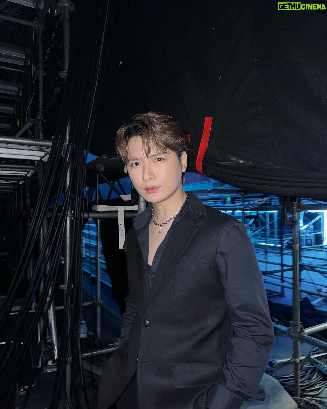 Perawat Sangpotirat Instagram - โดนน้องเตือนว่า “วันนี้ลงรูปยังครับพี่คริส” 📸 @chen_rcj