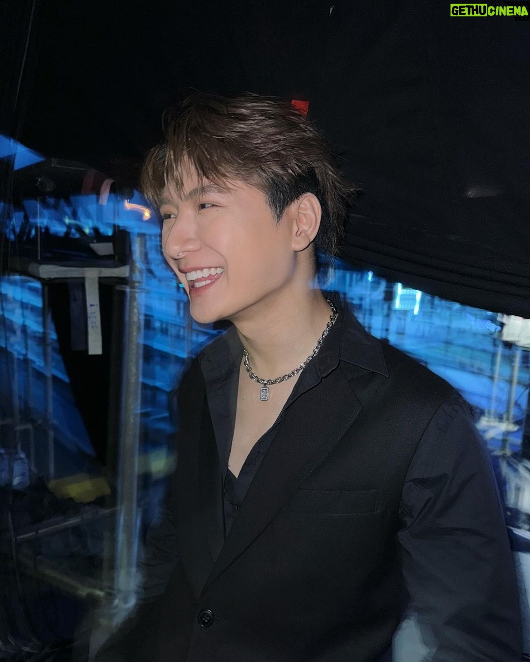 Perawat Sangpotirat Instagram - โดนน้องเตือนว่า “วันนี้ลงรูปยังครับพี่คริส” 📸 @chen_rcj