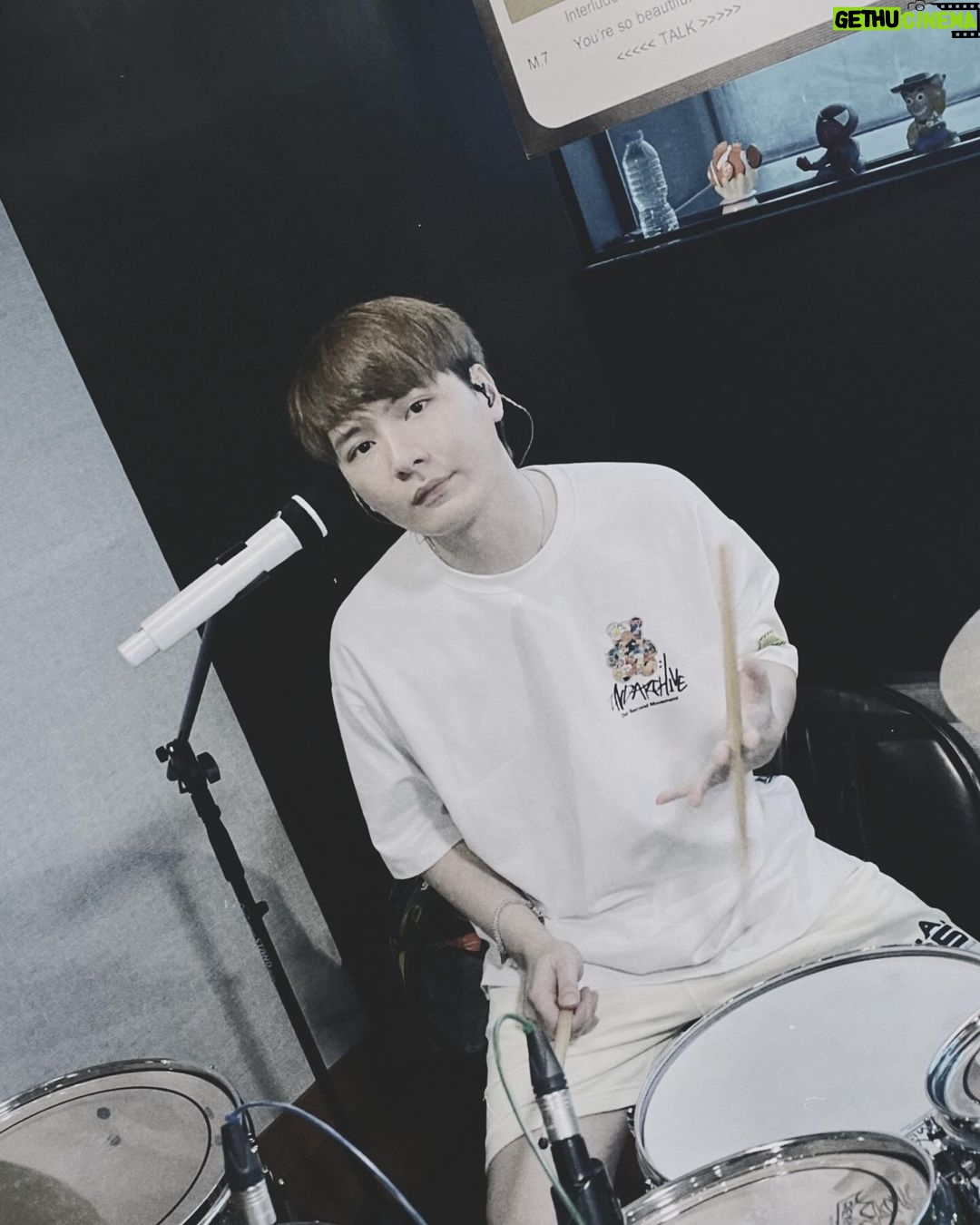 Perawat Sangpotirat Instagram - 🤍🥁 #thekristelementsconcert