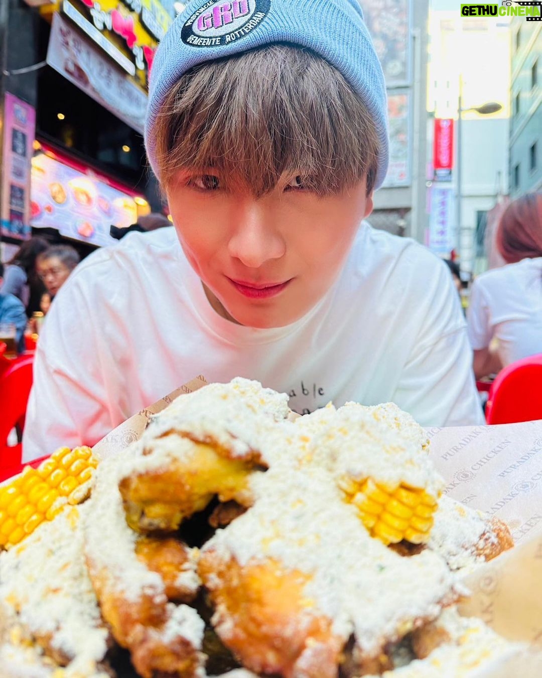 Perawat Sangpotirat Instagram - ไก่เกาหลีที่อร่อยสุบสุบ 😅5555