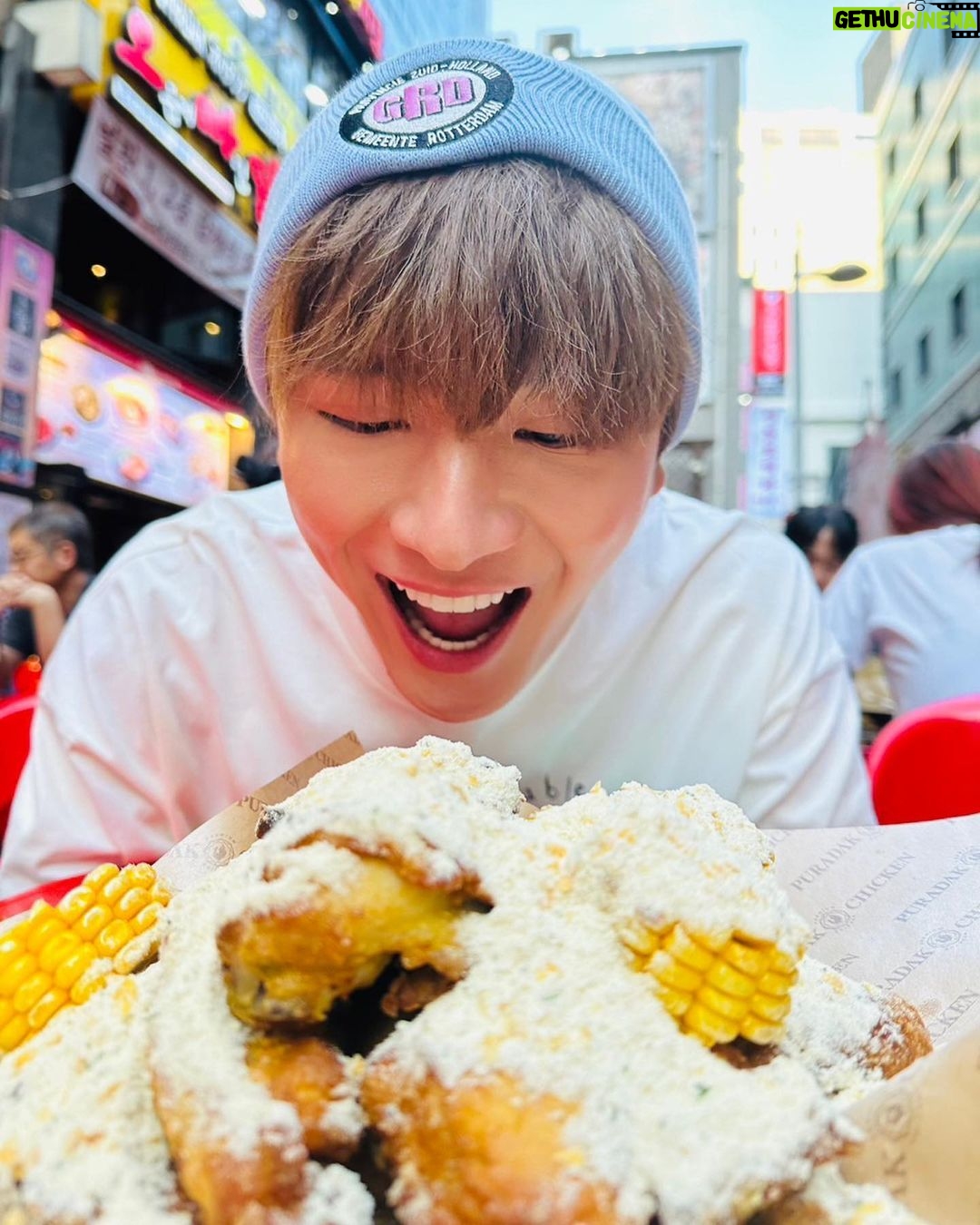 Perawat Sangpotirat Instagram - ไก่เกาหลีที่อร่อยสุบสุบ 😅5555