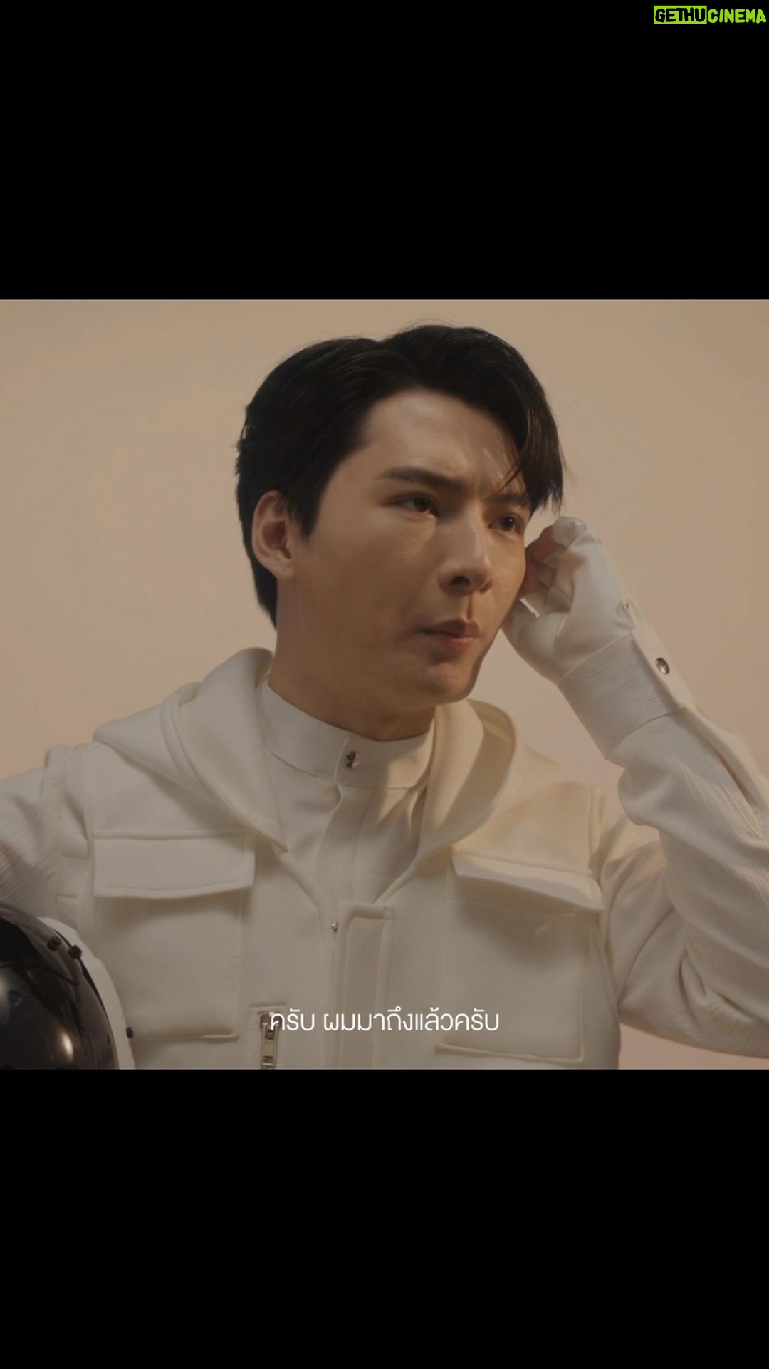 Perawat Sangpotirat Instagram - การผจญภัยครั้งสำคัญของผม🚀🪐 อยากชวนทุกคนมาร่วมพิชิตปัญหาผิวหมองคล้ำกับ BSC Expert White ที่มี HydroWHITE Technology+ ออร่าอัจฉริยะ เซรั่มเพื่อผิวกระจ่างใสแบบ 5D ภายใน 3 วัน จบปัญหาผิวหมองคล้ำได้แล้ววันนี้ที่เคาน์เตอร์ BSC Cosmetology ทุกสาขาทั่วประเทศ #BSCCosmetology #ตัวจริงสวยจริง #BSCxKristPerawat #ฝากWHITEให้คริส #HydroWHITETechnology #เทคโนโลยีออร่าอัจฉริยะ #FriendOfBSCExpertWhite #SurviveTheSurface