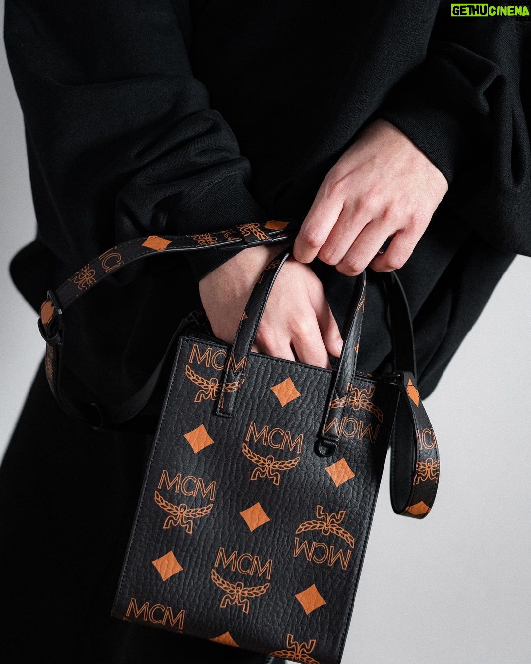 Perawat Sangpotirat Instagram - 😎 Black Maxi Monogram @mcmthailand #mcmthailand