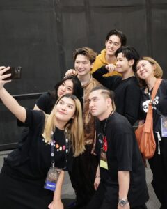 Perawat Sangpotirat Instagram - Family group shots 🎊❤️ #ไม่รับเพิ่มแล้วนะ 555