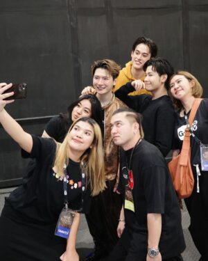 Perawat Sangpotirat Instagram - Family group shots 🎊❤️
#ไม่รับเพิ่มแล้วนะ 555
