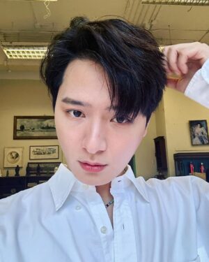 Perawat Sangpotirat Instagram - เจ็บเมื่อไหร่ก็ โทรมานะโทรมา 🤍