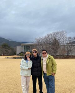 Perawat Sangpotirat Instagram - สวัสดีปีโป้ 2024 ครับ🎇🎊❤️🇯🇵 พรที่อยากขอ คือให้พ่อแม่แข็งแรงไม่เจ็บป่วย อยู่กับลูกไปนานๆนะ 😍 Lake Kawaguchi
