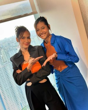 Pevita Pearce Instagram - It was really nice meeting you Claw! Send my love to Lilo & Milo ya!