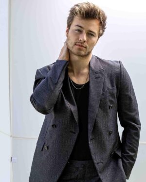Peyton Meyer Instagram - CIVILIAN MAGAZINE
.
.
@civilian_mag 
@xlennoxphotographyx 
@warrenalfiebaker 
@simonegrooming
@exclusiveartists