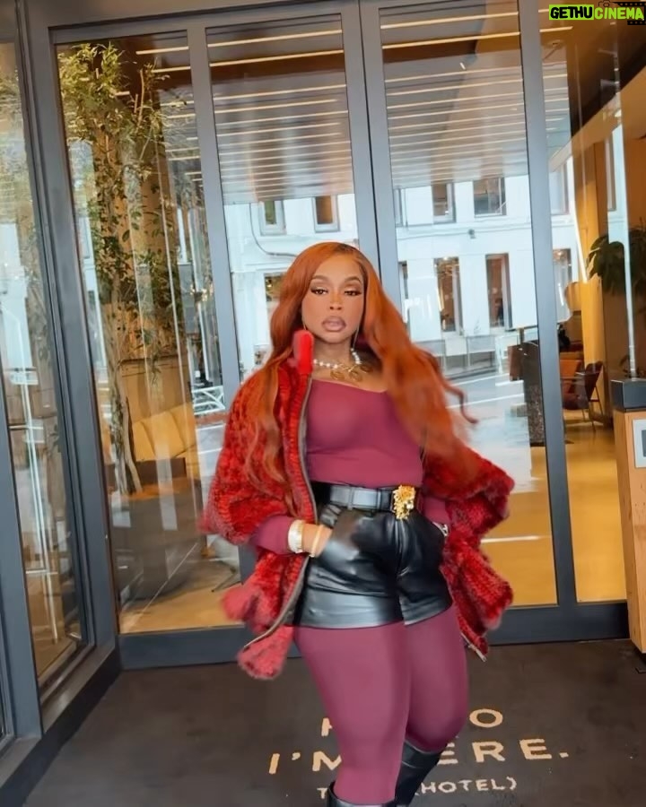 Phaedra Parks Instagram - A #grateful heart is a magnet for #blessings. #happythanksgivng #weekend #travelwithme #travelwithkids Hair: @kendrasboutique ππ½ββοΈ: @beetbydrek π§₯: @thevaultbytheivyshowroom. Shibuya, Tokyo