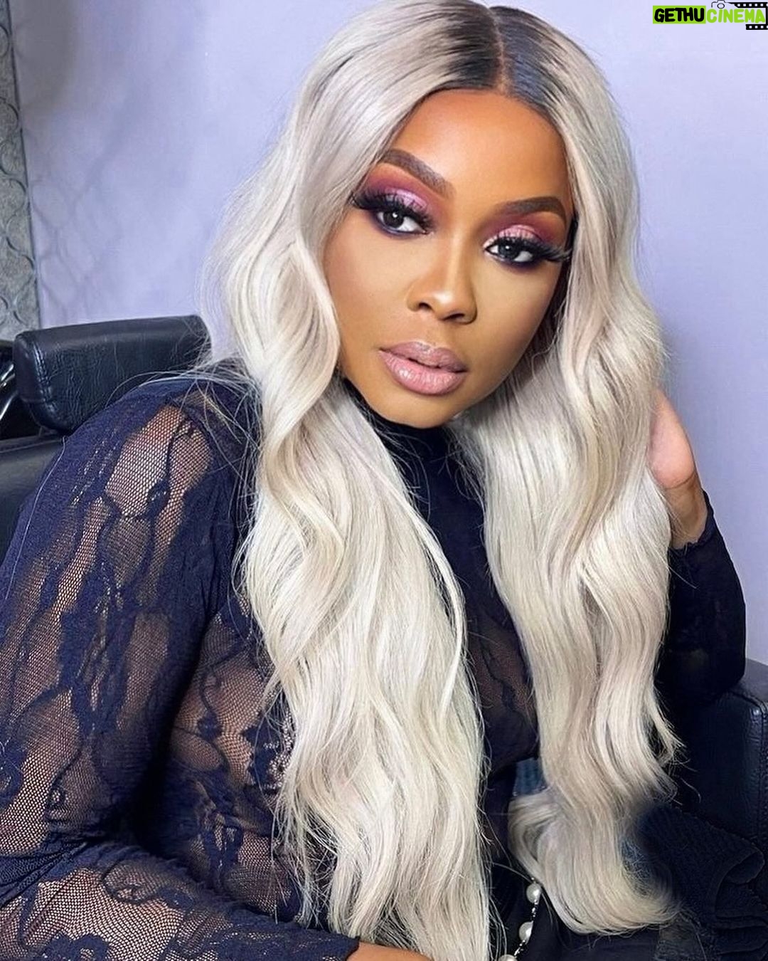 Phaedra Parks Instagram - Make sure y’all catch tonight’s Episode of #marriedtomedicine on @bravotv @peacock @9PM ET. Chileee we get into some things at Sweet Tea’s Bachelorette Party! 💃😍 #M2M Styled by @demariyonfutch MUA @makeupmadnessbycherry