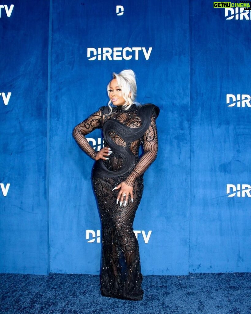 Phaedra Parks Instagram - A time was had #lastnight #hosting @directv private #Oscar party🥂💫 Thank you @directv 😘 👗: @theivyshowroom exclusive 🎨: @star4makeup 💇🏼‍♀️: Yours truly Always styled by @fiskanistyle 💞 #TheTraitorsUS #M2M #RHOC #RHOM #RHODxB Beverly Hills, California