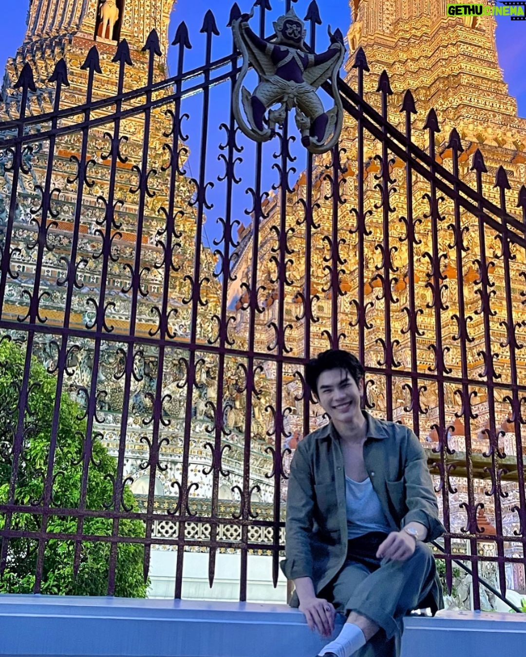 Phakphum Romsaithong Instagram - ,,, Thailand Is A Land Of sMile… 😜 ,,, พระปรางค์วัดอรุณฯ (Wat Arun Pagoda)