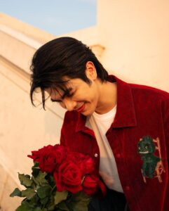 Phakphum Romsaithong Instagram - ,,, Counting down to the #DiorWinter24 show to reveal tomorrow at 3PM CET / 9PM BKK time. ,,, @Dior รับชมแฟชั่นโชว์ #DiorWinter24 พร้อมกันวันพรุ่งนี้เวลา 21.00น. (ตามเวลาประเทศไทย) ติดตามไลฟ์สตรีมมิ่งสดบนเว็บไซต์ Dior.com และ LINE OA @diorcouture Bangkok, Thailand