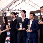 Phakphum Romsaithong Instagram - ,,, ขอบคุณสำหรับรางวัลมากๆนะครับ:) ,,, ประเทศญี่ปุ่นและชาวญี่ปุ่นเป็นประเทศที่มีเสน่ห์ และคาแร็คเตอร์ที่น่าหลงใหลมากๆ ตั้งแต่จำความได้ก็ได้กินขนมญี่ปุ่นที่พ่อ-แม่ซื้อมาฝากเวลาไปเที่ยว(เด็กอ้วน Vers.) ไม่ว่าจะเป็นพายปลาไหล โมจิสตอเบอรี่ลูกอ้วนๆ และอีกหลายอย่างมากๆ😋 พอเริ่มโตขึ้นมาหน่อยก็ได้รับความสนุกและได้เรียนรู้ไอเดียเจ๋งๆจากเกมส์โชว์ของญี่ปุ่น ติดงอมแงมเลยครับแต่ดูแล้วได้รับประโยชน์เจ๋งๆไปพร้อมกับความสนุก:) พอเริ่มเล่นเริ่มฟังจริงจัง เข้าสู่โลกดนตรีก็ได้รู้จักวงดนตรีที่มีคาแรคเตอร์จัดๆและโชว์ที่ดีไม่ว่าจะเป็น X-Japan, l’arc en ciel, หรือ Sakanaction ประเทศญี่ปุ่นเป็นอีกประเทศที่ไปเที่ยวเมื่อไรก็ไม่เคยเบื่อ (โดยเฉพาะร้านดนตรี และ ของกิน😜) วัฒนะธรรมก็สวยงาม คนก็น่ารักWelcomeนักท่องเที่ยว ของก็เก๋สนุกเวลาไปดูไปช้อป ในวันที่มีโอกาสได้ทำงานกับคนญี่ปุ่นก็พูดได้เต็มปากว่าครับว่า ความละเมียด ละเอียด และคาแร็คเตอร์โดยธรรมชาติของทีมงานญี่ปุ่นมีเสน่ห์จริงๆ ไม่แปลกเลยที่ประเทศญี่ปุ่นและชาวญี่ปุ่นจะเป็นเหมือนความสุขที่มีเสน่ห์ของชาวไทยแบบเรา😚 ดีใจที่ได้เป็นส่วนในการSupportกันและกัน และขอบคุณสำหรับการให้เกียรติในรางวัลครั้งนี้มากเลยนะครับ💚🇯🇵 04/02/24 . . #ลงไว้เป็นที่ระลึก CTW (เซ็นทรัลเวิร์ล)