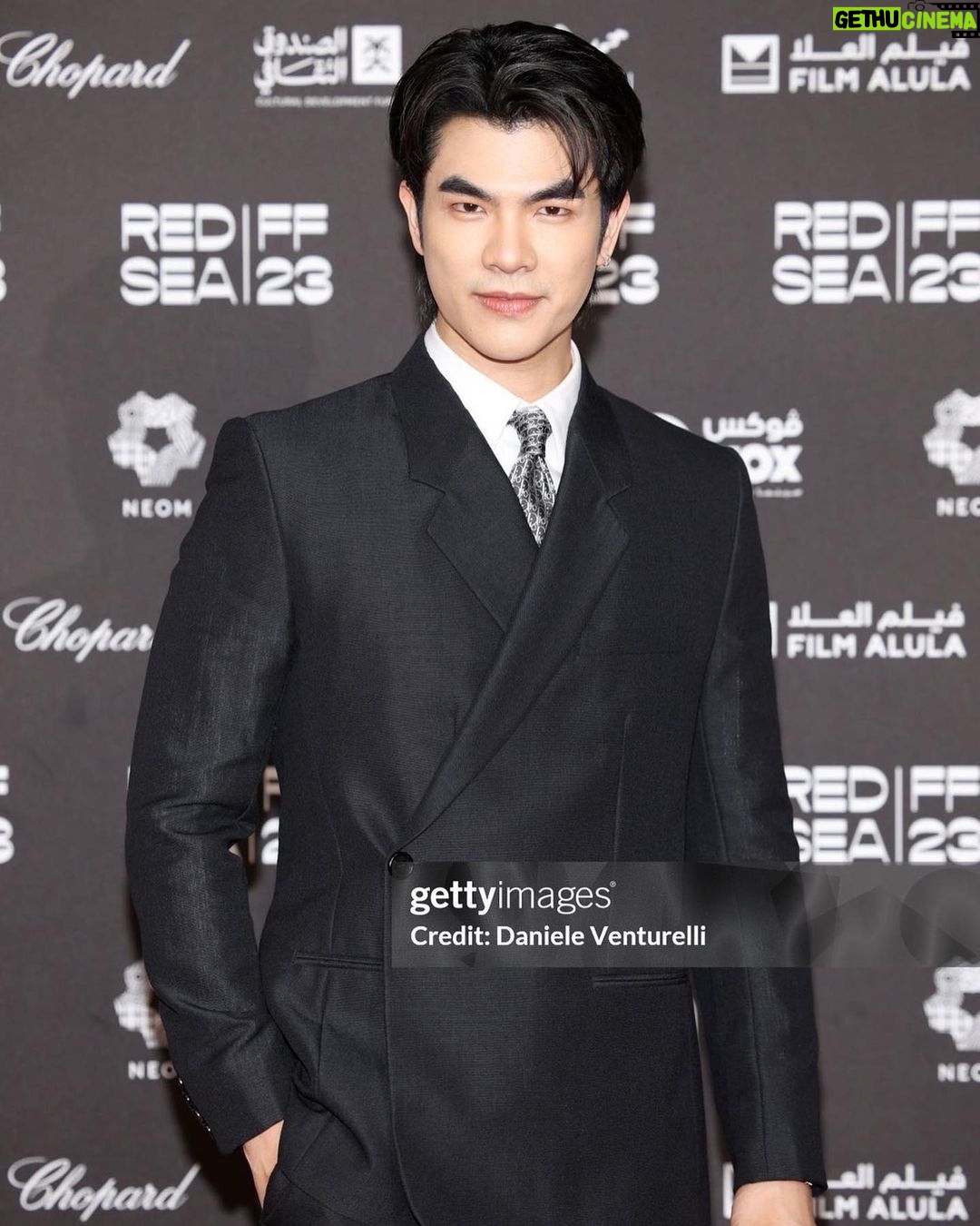 Phakphum Romsaithong Instagram - ,,, Very Happy To Be Here Again In Saudi Arabia & Fantastic That Mansuang Is At @redseafilm 2023 Thanks Again @moalturki ð,,, Thanks For @Dior 1st Day Outfit Is Perfect Because Of Diorâšïļ āļāļāļāļāļļāļ āļāļāļĻāļļāļĨāđāļāļĒāļāļĩāđāļāļēāļāļļāļāļīāļāļēāļĢāļēāđāļāļĩāļĒ āđāļĨāļ° āļāļĢāļ°āļāļĢāļ§āļāļāļēāļĢāļāđāļēāļāļāļĢāļ°āđāļāļĻāļāđāļ§āļĒāļāļ°āļāļĢāļąāļð So Happyy . . #Mansuang #RedSeaFilmFestival2023 Jeddah, Saudi Arabia