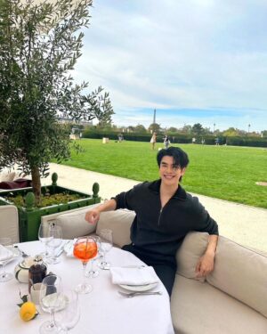 Phakphum Romsaithong Instagram - ,,, 🐷 Or 😈 ? ,,,

.
.
@Dior #Dior #DiorSS24