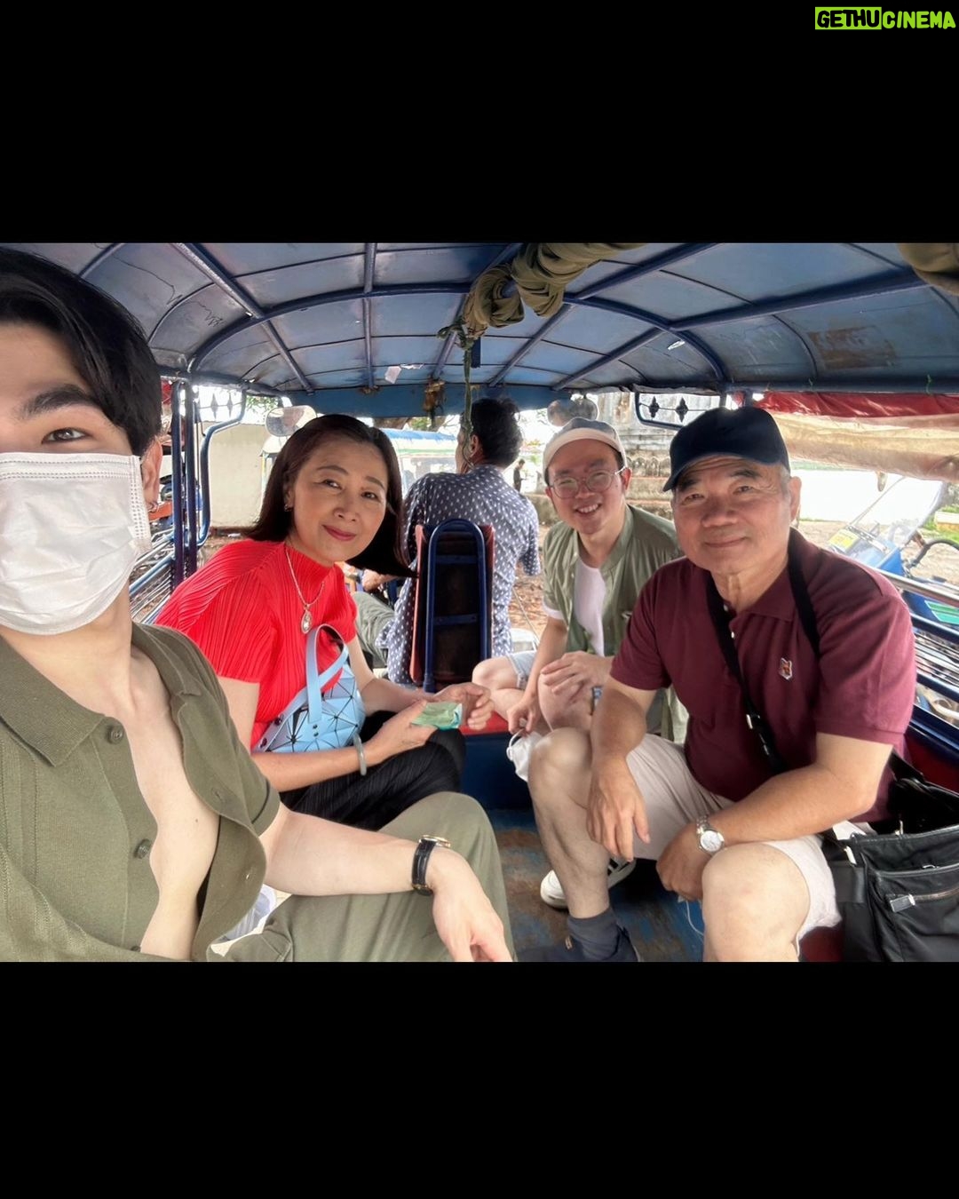 Phakphum Romsaithong Instagram - ,,, เที่ยวครึ่งวันที่ลาว แบบชิลๆกับครอบครัวคร้บ:) ,,, เดินทางจากนครพนมไปง่ายๆ ชิลๆ และถ้ำสวยกว่าที่คิดไว้เยอะมากกก คนลาวตะฮักหลาย^^ TB To July (ลืมลงรูป😆) . . #Laos #July2023 ถ้ำนางแอ่น คำม่วน ประเทศลาว